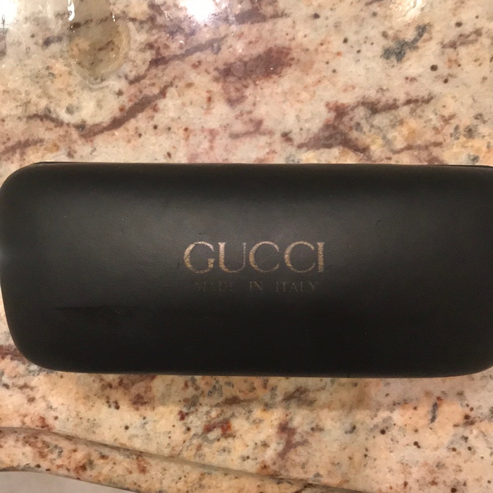 Genuine Gucci eyeglass case with beige felt Inside